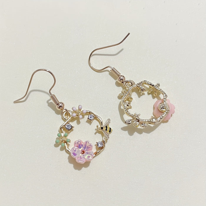 Korean Spring/Summer Bee Garland Silvery Needle Earrings Dongda Super Fairy Quality Shell Flower Stud Earrings