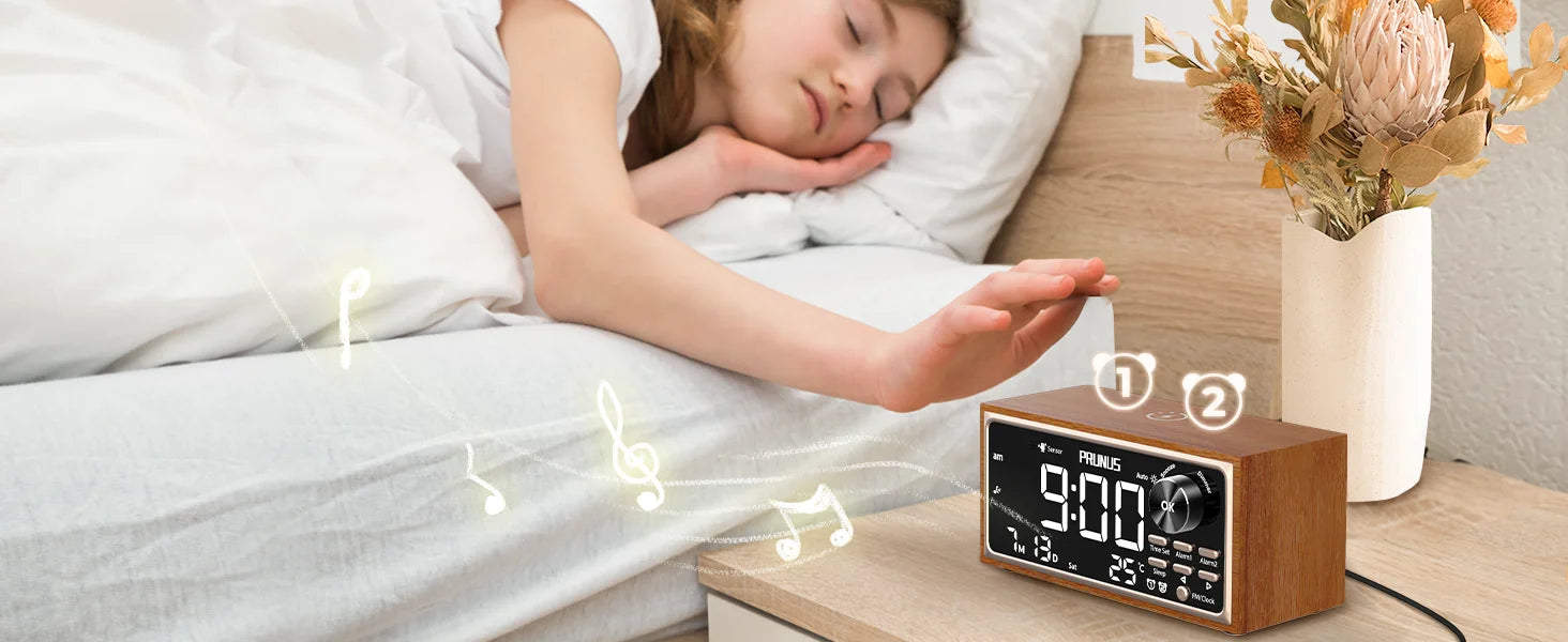Retro Vintage Dual Alarm Clock Radio FM 15W Fast Wireless Charging LED Display Dimmer Control Auto-Dimming Retro Clock Bedroom