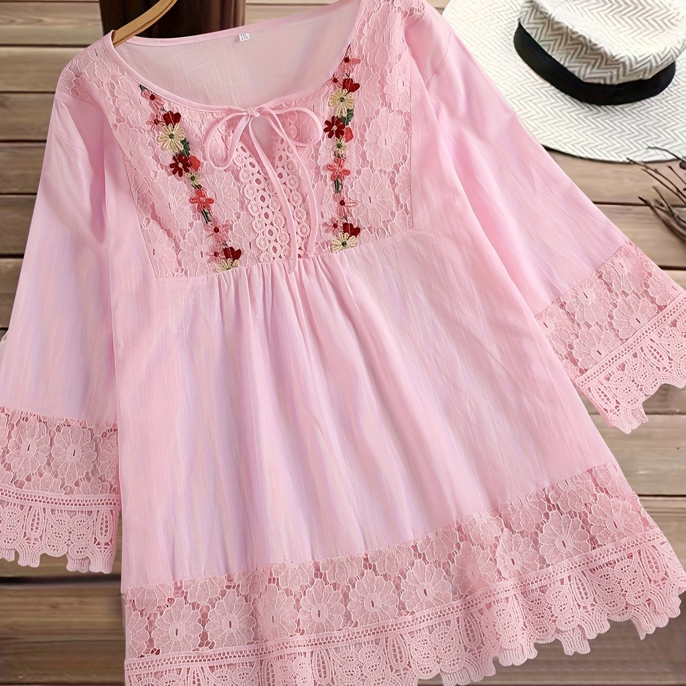 Plus Size Floral Applique Lace Blouse, Tie Neck Short Sleeve Women's Top