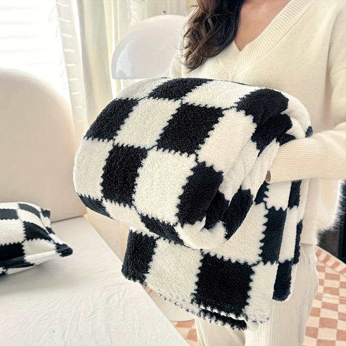 1pc Cozy Traditional Style Plaid Flannel Blanket, Red And White Or Black And White, Soft Panda Velvet (Polyester Fiber), Warm Travel Pet Blanket For Dogs And Cats, Washable, Christmas present