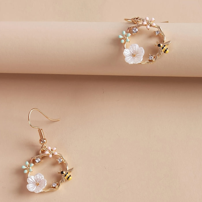 Korean Spring/Summer Bee Garland Silvery Needle Earrings Dongda Super Fairy Quality Shell Flower Stud Earrings
