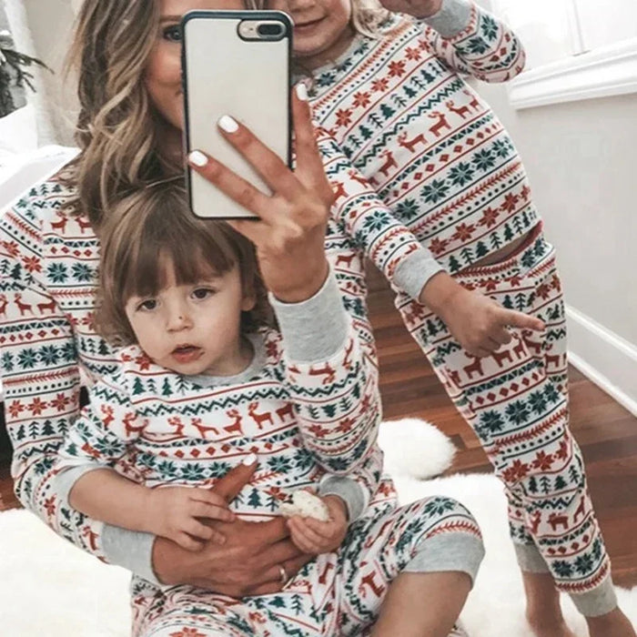 Christmas Gift Family Matching Outfits Allover Print Mom Dad Kids 2 Pieces Pajamas Set Sleepwear Baby Romper Xmas Look Pyjamas