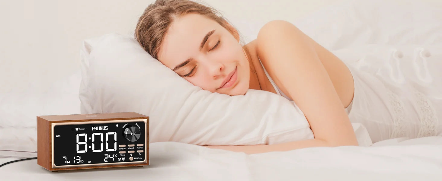 Retro Vintage Dual Alarm Clock Radio FM 15W Fast Wireless Charging LED Display Dimmer Control Auto-Dimming Retro Clock Bedroom