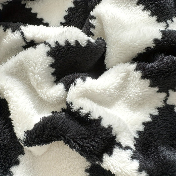 1pc Cozy Traditional Style Plaid Flannel Blanket, Red And White Or Black And White, Soft Panda Velvet (Polyester Fiber), Warm Travel Pet Blanket For Dogs And Cats, Washable, Christmas present